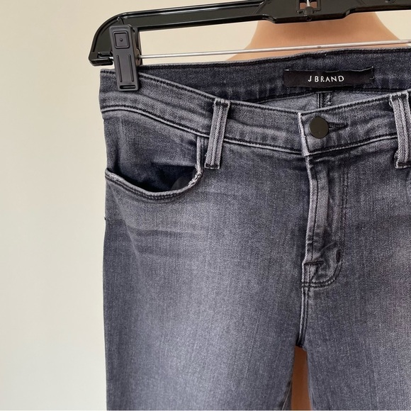J Brand Mid Rise Nemesis Gray Distressed Blowout Knee Super Skinny Jeans EUC 27 - Picture 4 of 9